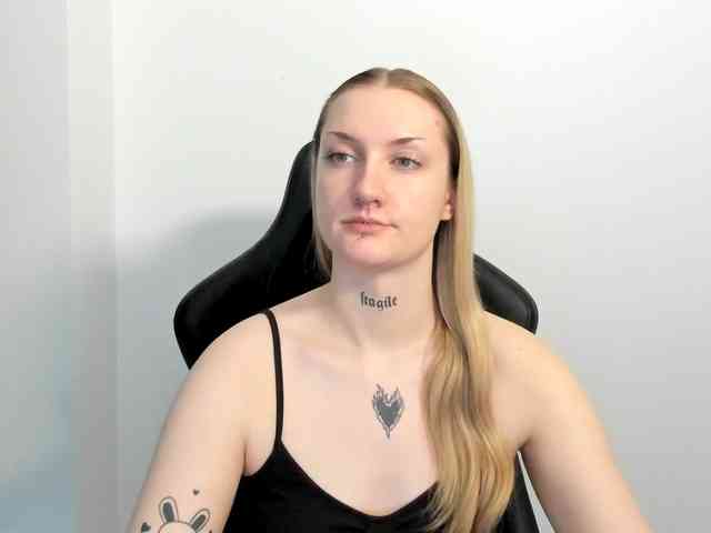 AlexaKisses