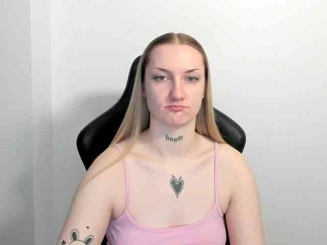 AlexaKisses Live Webcam on BongaCams