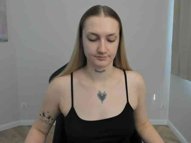 AlexaKisses
