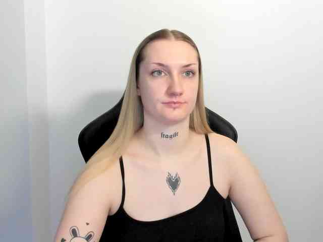 AlexaKisses