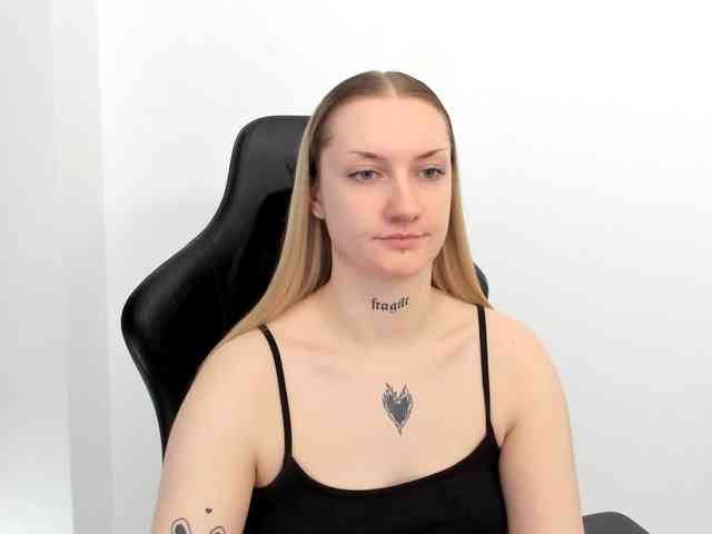 AlexaKisses