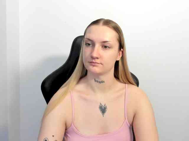 AlexaKisses
