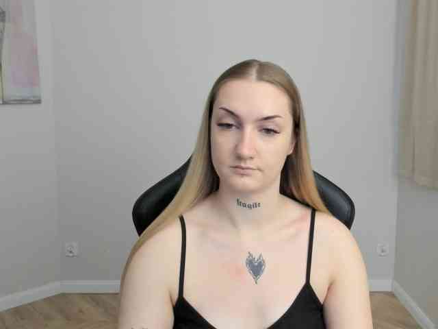AlexaKisses AlexaKisses