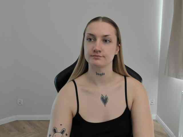 AlexaKisses