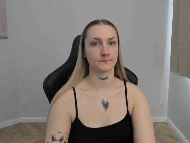 AlexaKisses