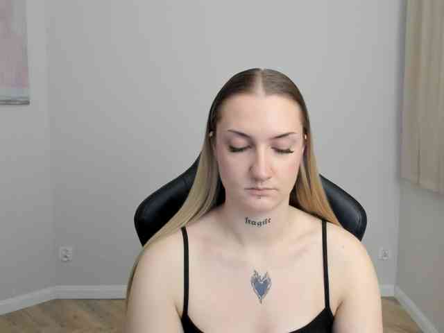 AlexaKisses