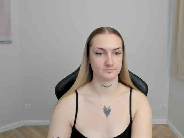 AlexaKisses