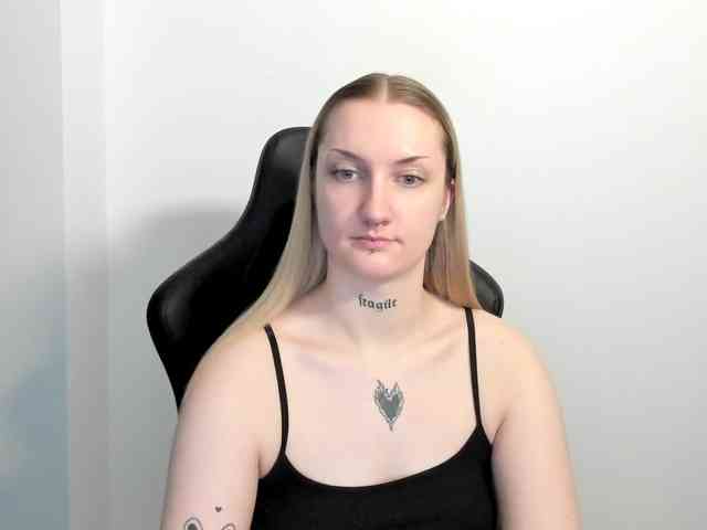 AlexaKisses