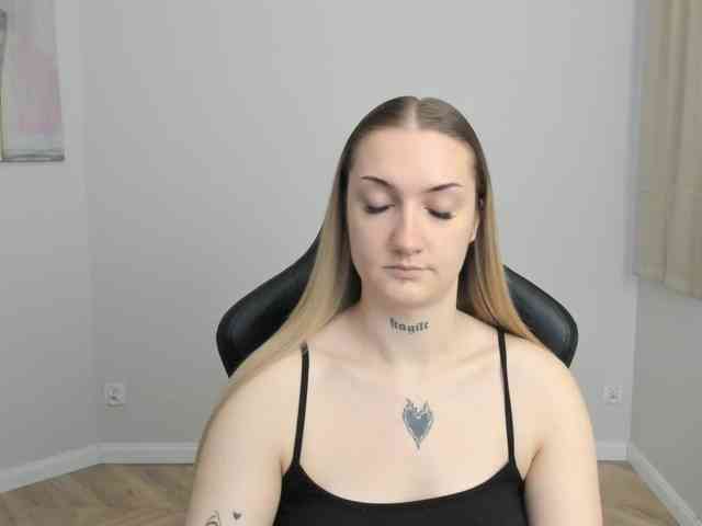 AlexaKisses