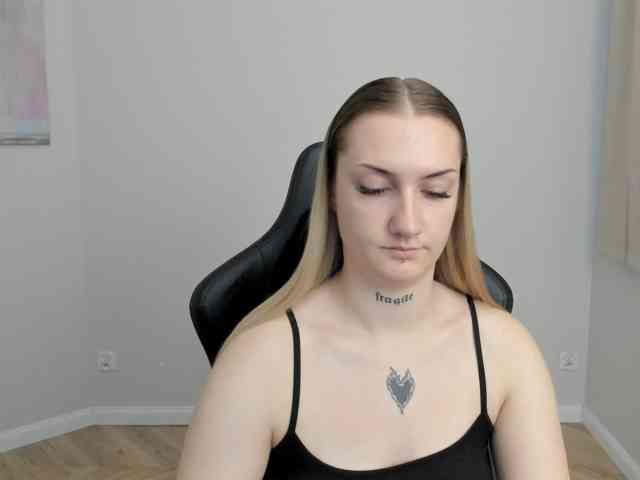 AlexaKisses