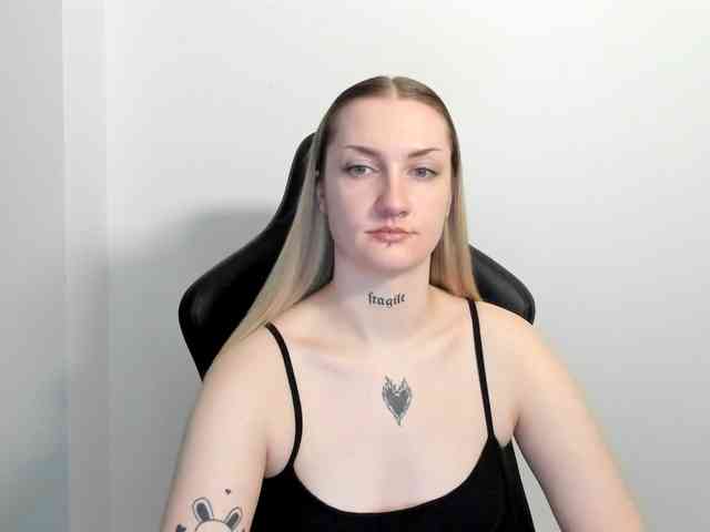 AlexaKisses
