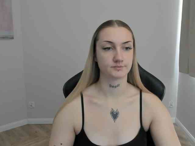 AlexaKisses