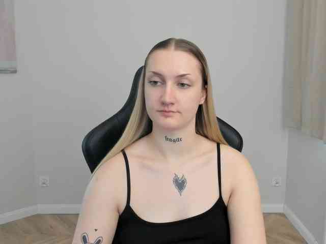 AlexaKisses