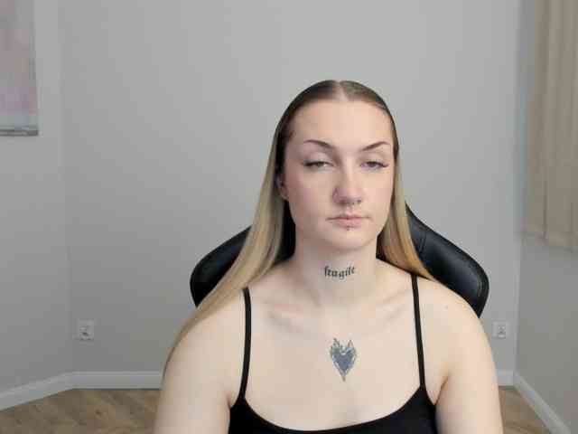 AlexaKisses