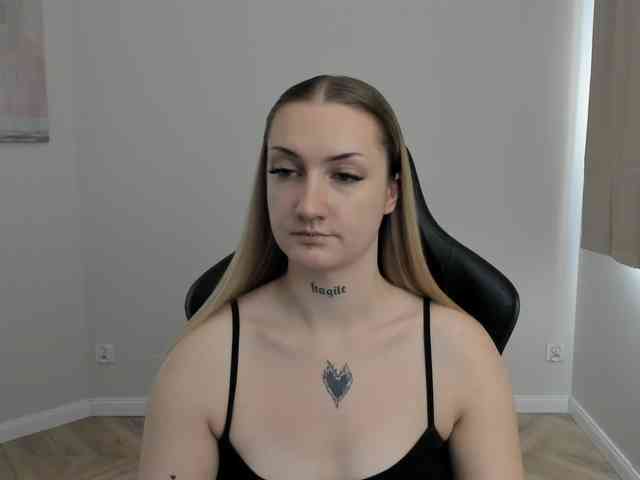 AlexaKisses