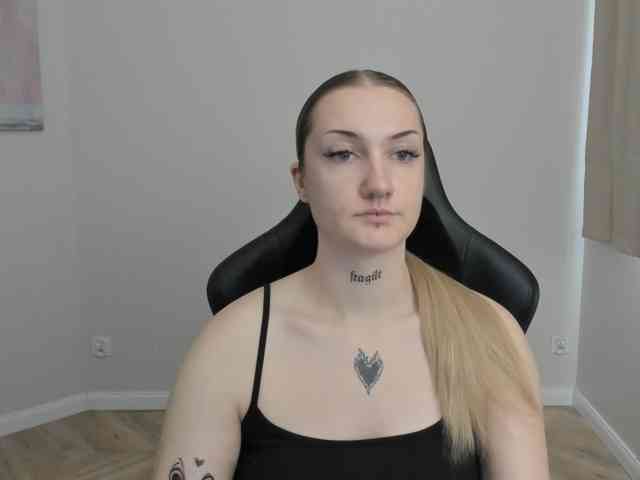 AlexaKisses
