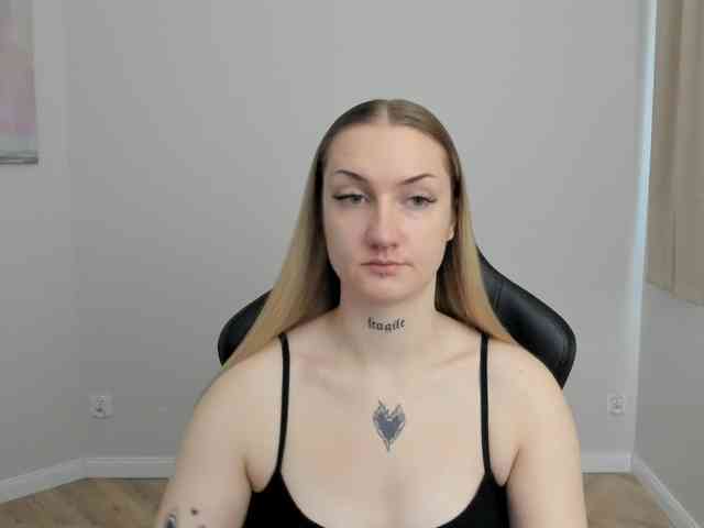 AlexaKisses