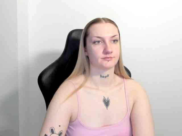 AlexaKisses