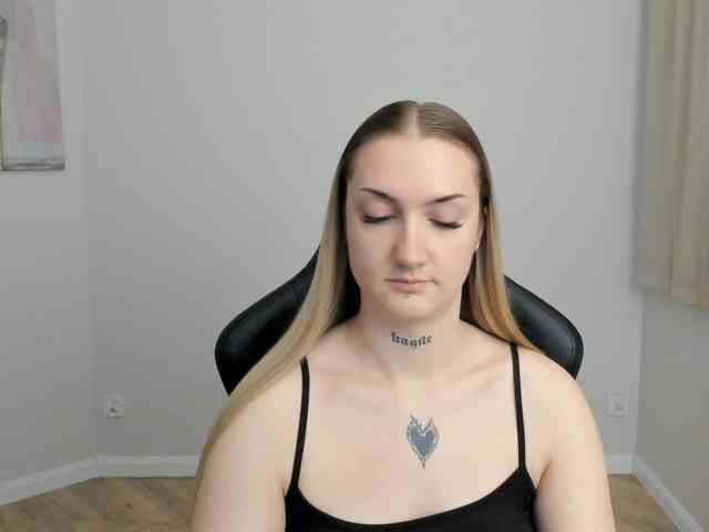 AlexaKisses