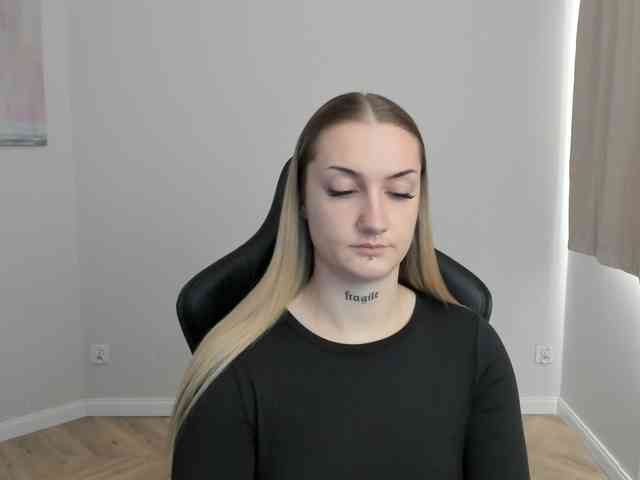 AlexaKisses