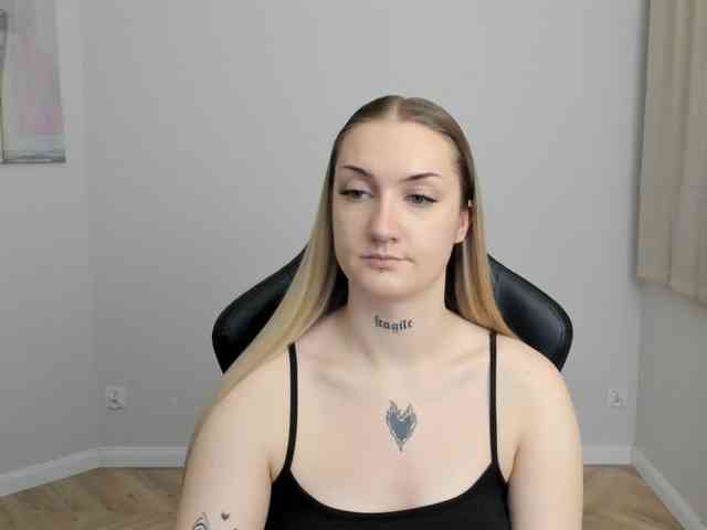 AlexaKisses