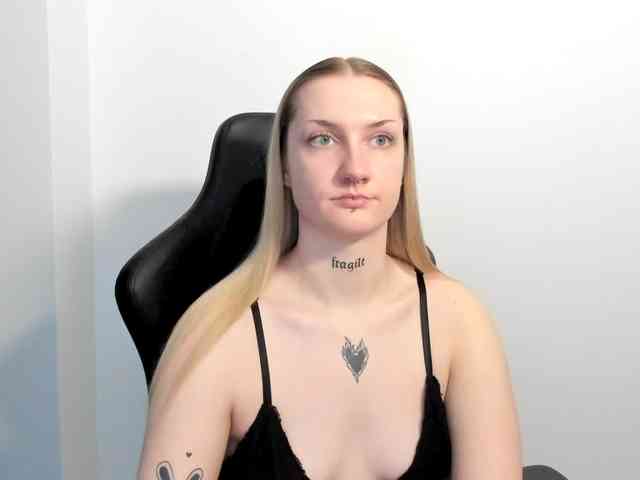 AlexaKisses