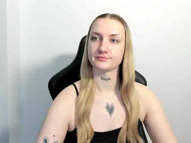 AlexaKisses