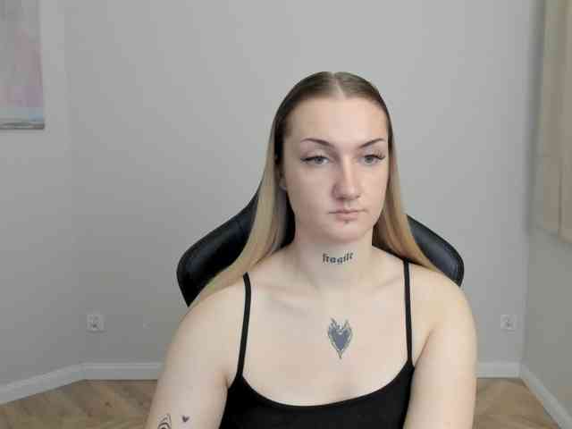 AlexaKisses