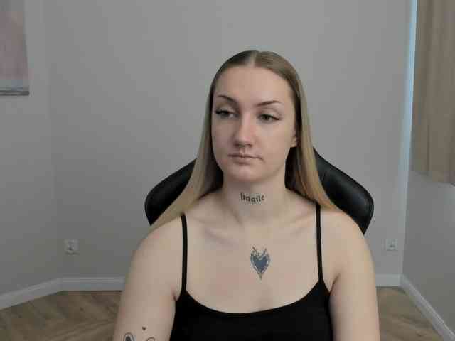 AlexaKisses
