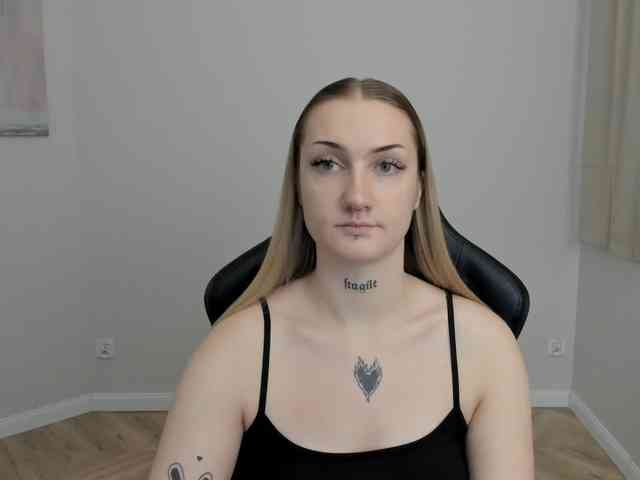 AlexaKisses