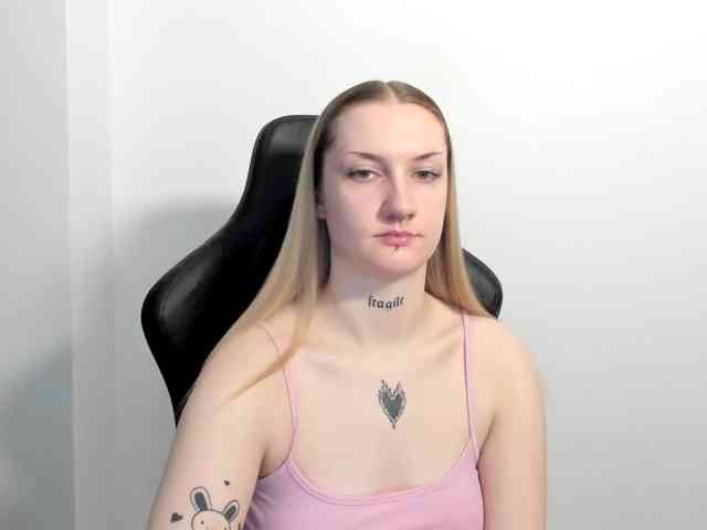 AlexaKisses