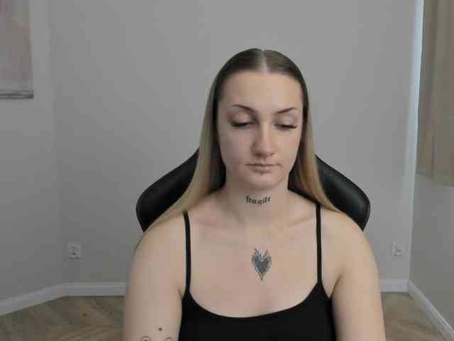 AlexaKisses