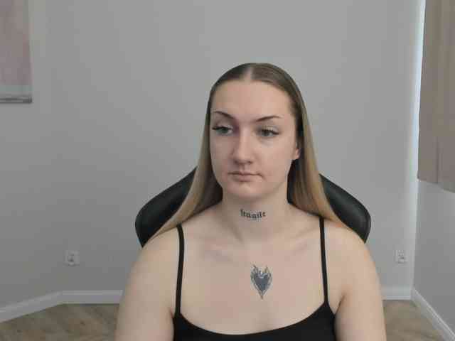 AlexaKisses