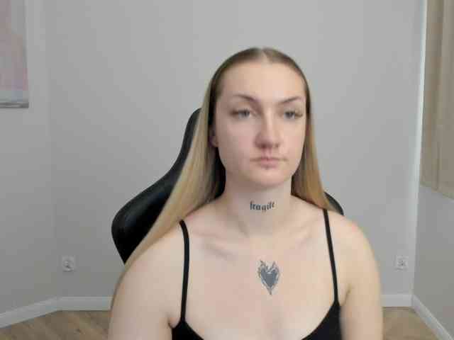 AlexaKisses