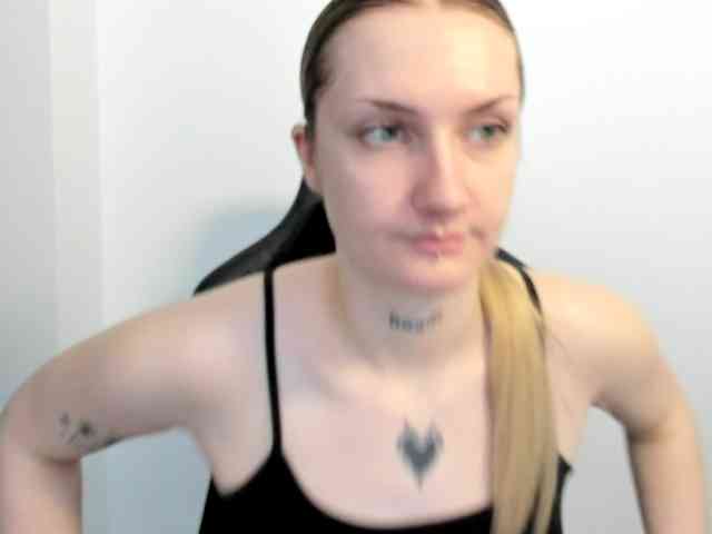 AlexaKisses webcam