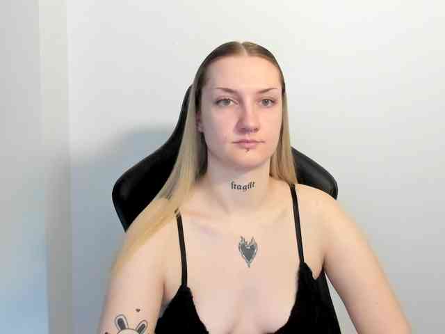 AlexaKisses