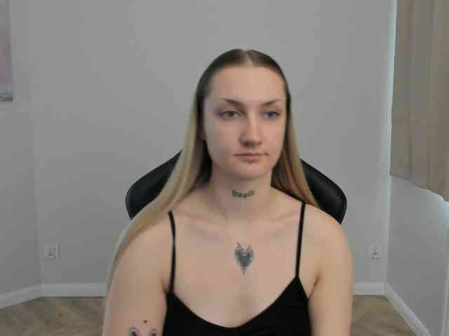 AlexaKisses webcam