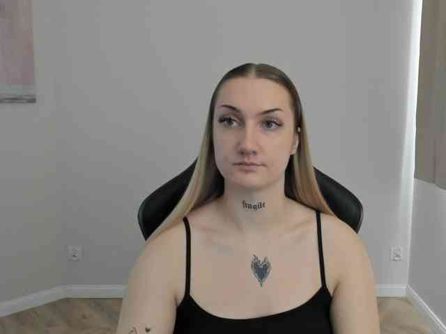 AlexaKisses