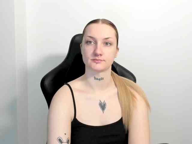 AlexaKisses