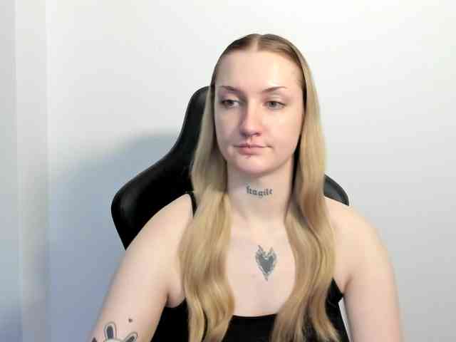 AlexaKisses