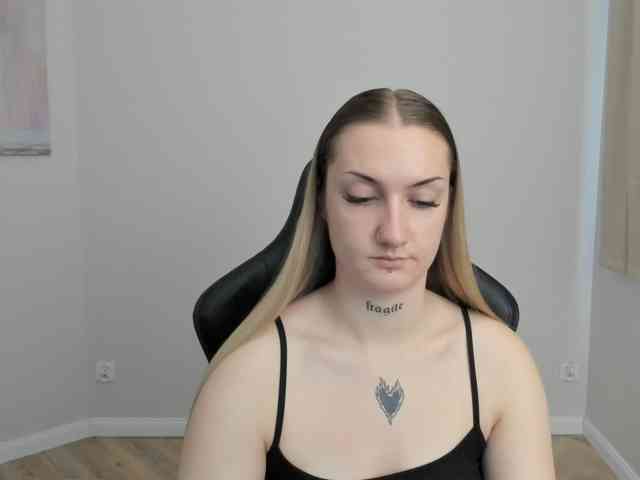 AlexaKisses