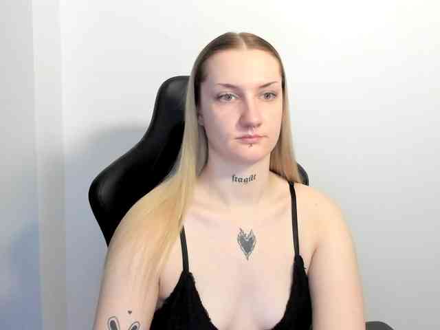 AlexaKisses