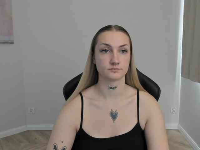 AlexaKisses