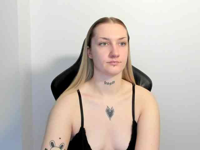 AlexaKisses