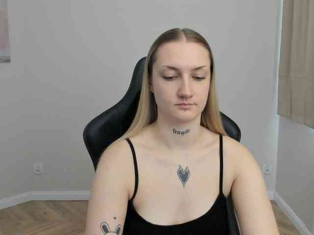 AlexaKisses