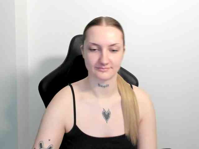 AlexaKisses