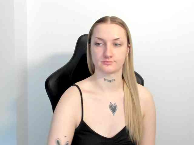 AlexaKisses