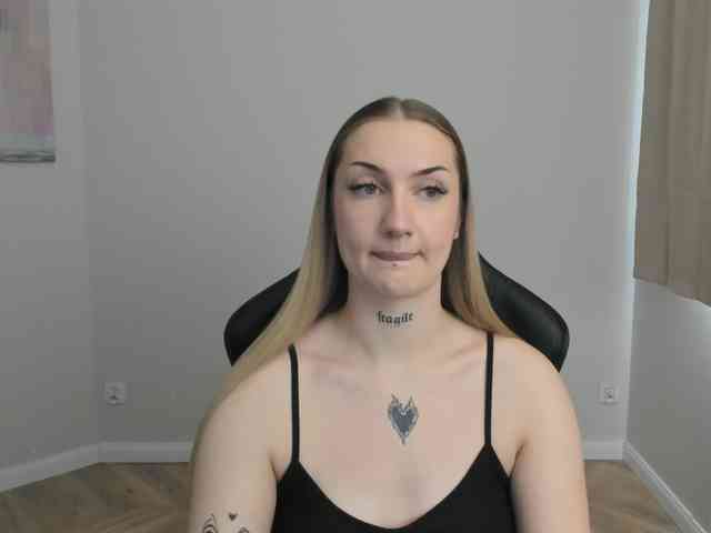 AlexaKisses