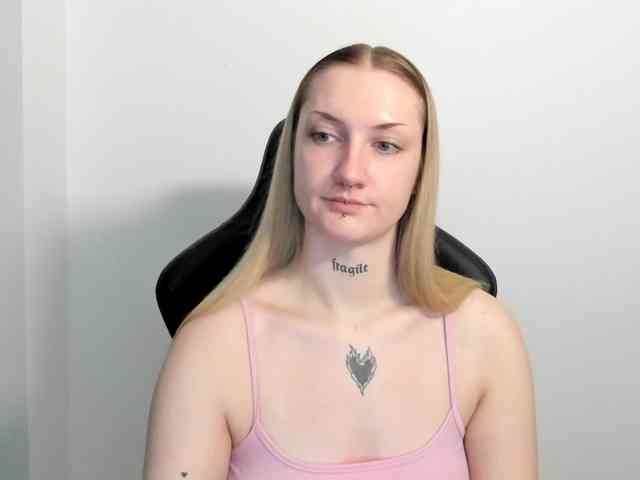AlexaKisses