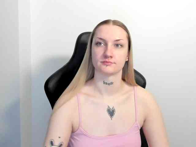 AlexaKisses